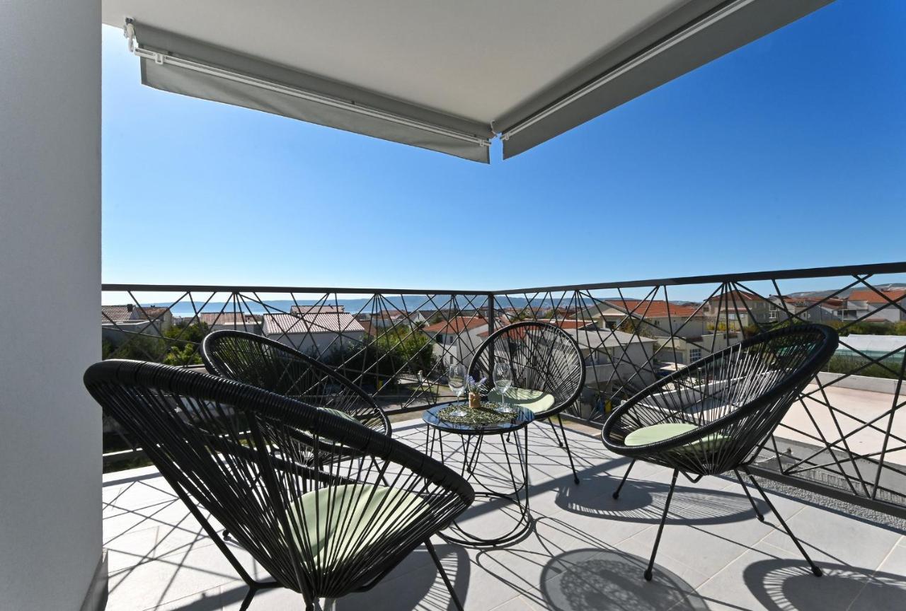Luxury Apartment White Crystal Каштела Екстер'єр фото