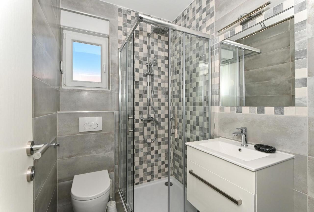 Luxury Apartment White Crystal Каштела Екстер'єр фото