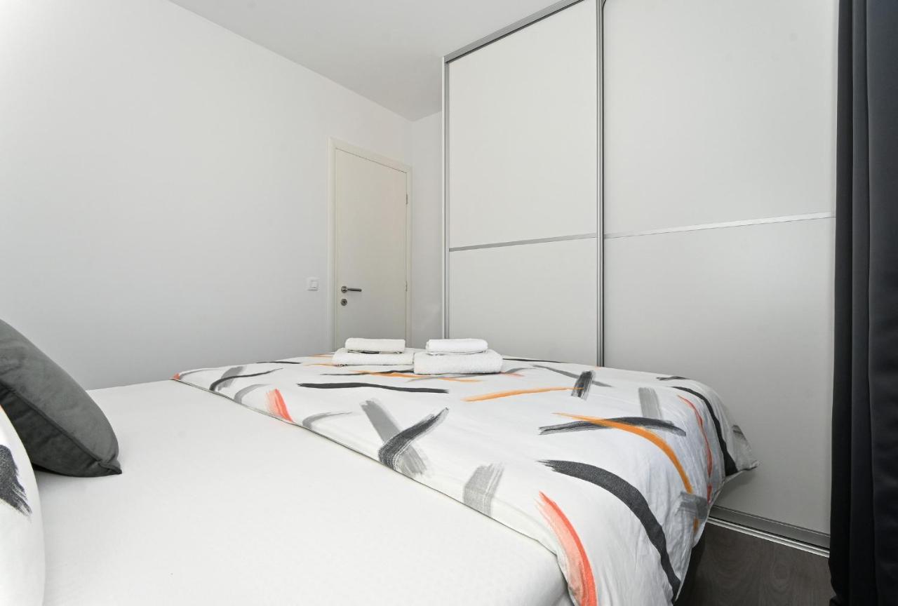 Luxury Apartment White Crystal Каштела Екстер'єр фото